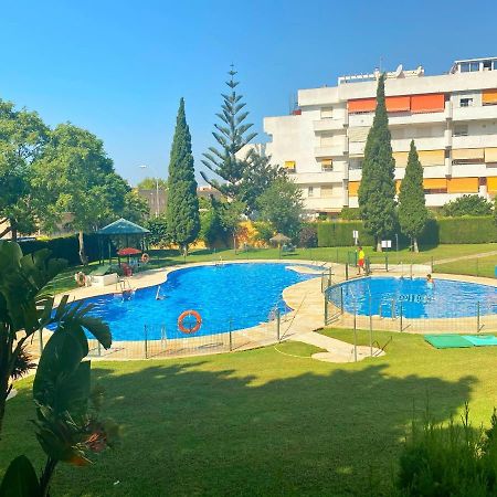 797 Holiday Rentals - Piso Para 4 Con Amplia Terraza Al Jardin Y Al Mar 베날마데나코스타 외부 사진