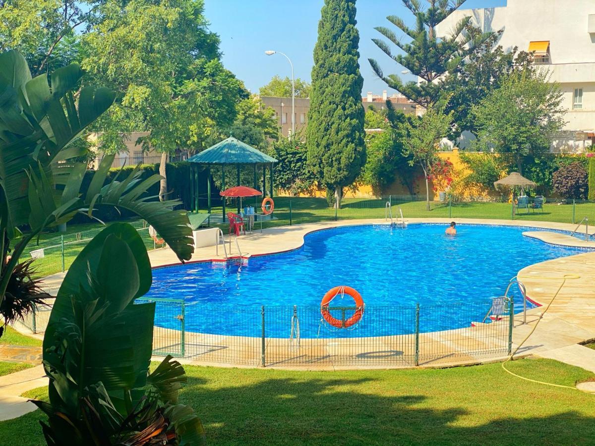 797 Holiday Rentals - Piso Para 4 Con Amplia Terraza Al Jardin Y Al Mar 베날마데나코스타 외부 사진